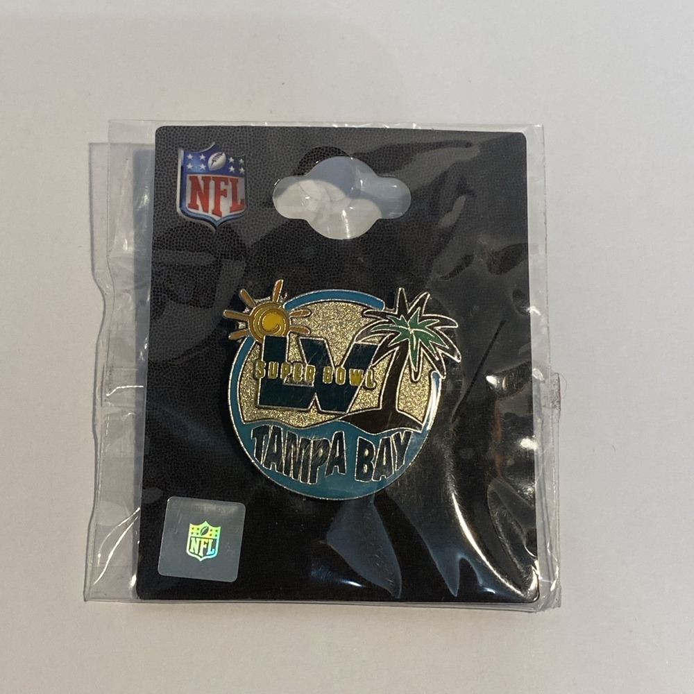 Super Bowl LV 55 Lapel Pin Tampa Bay Buccaneers Kansas City Chiefs NFL Hat Pin